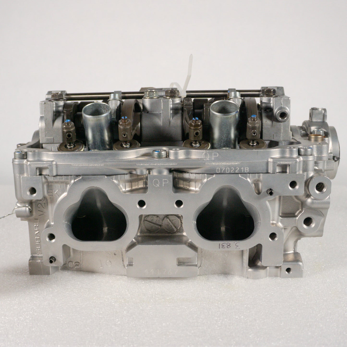 V25 Subaru EJ25 SOHC AVLS Cylinder Head RH